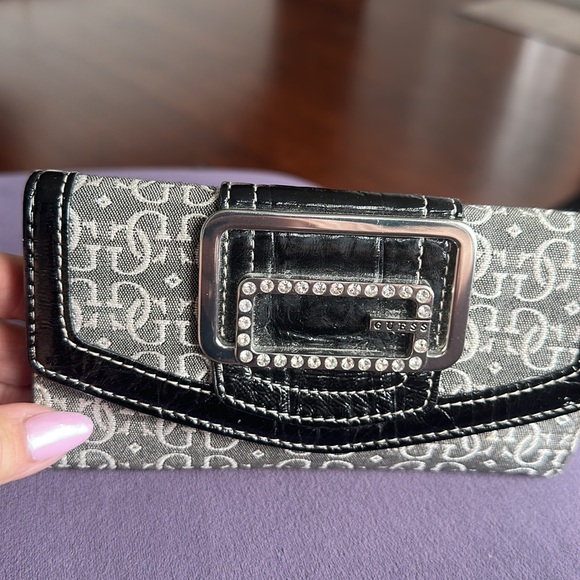 Guess women’s wallet - Picture 4 of 4